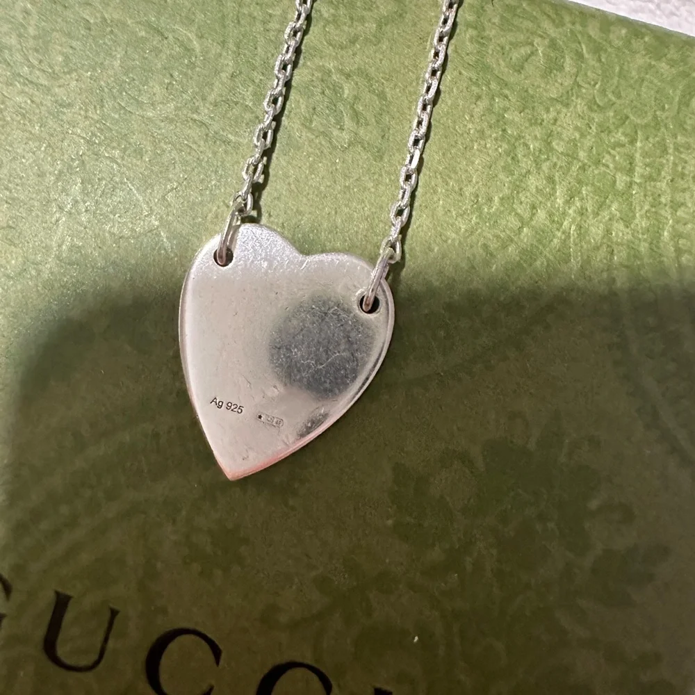 Gucci Trademark Necklace with Heart Pendant - Picture 5 of 5